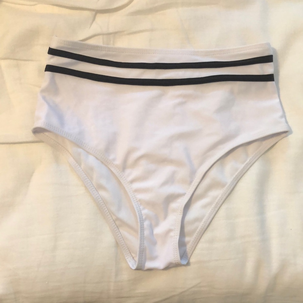 NEW ✨High-waisted white bikini bottom